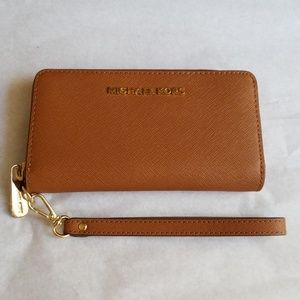 Authentic Michael Kors wristlet wallet